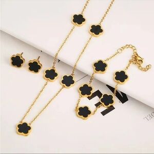 Elegant Gold and Black Flower Jewelry Set